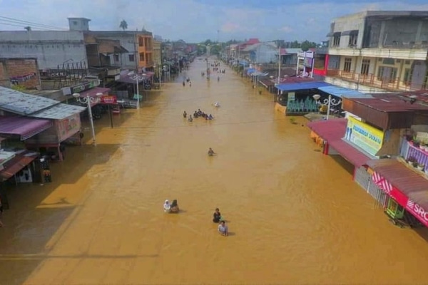 Kondisi banjir di Kota Pasir Pengaraian.